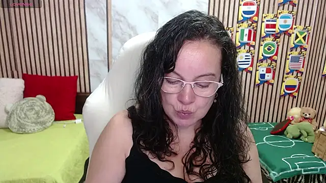 Snapshot of Sonialorens_ chatting on 07-16-26, 04:35 Sonialorens online show from 07-16-26, 04:35