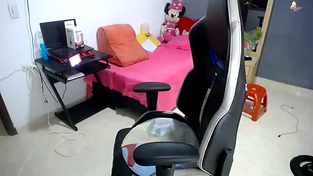 Snapshot of marysol83 chatting on 05-03-26, 03:34 marysol83 online show from 05-03-26, 03:34