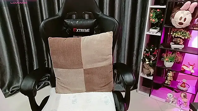 Yuki-yio online show from 02-24-26, 01:25