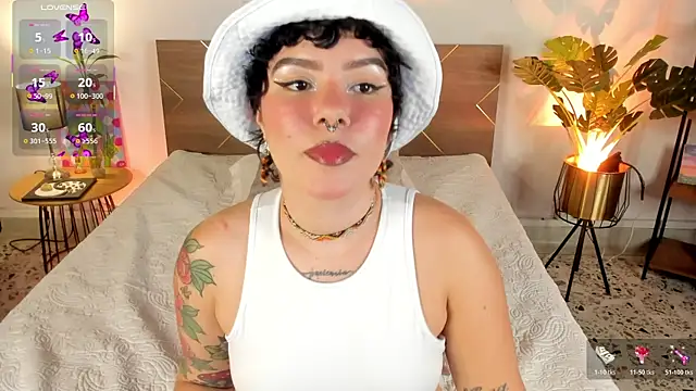 Amy art online show from 04-06-26, 08:54