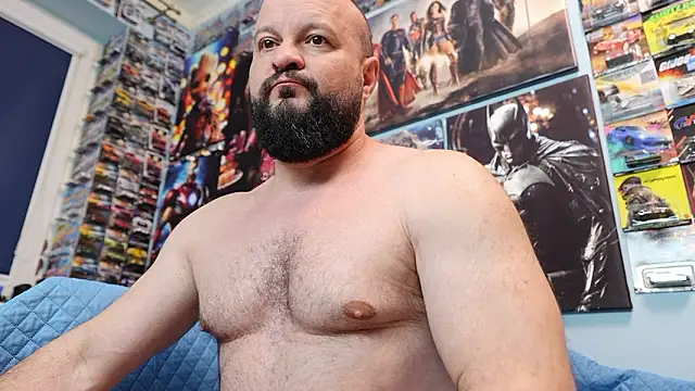 Snapshot of Muscle_Bear chatting on 03-25-26, 05:19 Muscle Bear online show from 03-25-26, 05:19