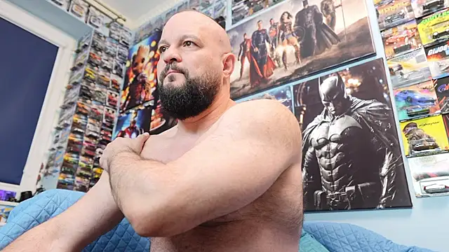 Snapshot of Muscle_Bear chatting on 04-10-26, 06:18 Muscle Bear online show from 04-10-26, 06:18