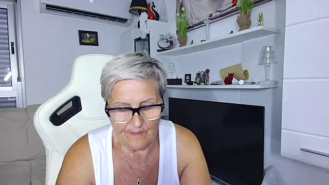 Snapshot of Selenna57 chatting on 07-03-26, 05:19 Selenna57 online show from 07-03-26, 05:19
