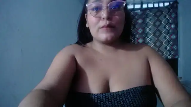 Snapshot of sirena_15 chatting on 04-20-26, 10:11 sirena 15 online show from 04-20-26, 10:11