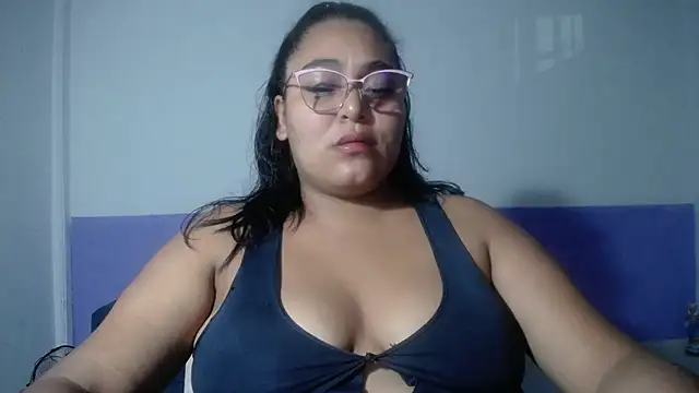 Snapshot of sirena_15 chatting on 04-29-26, 05:22 sirena 15 online show from 04-29-26, 05:22