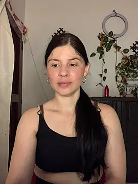 Estefani 32 online show from 07-02-26, 03:23
