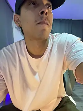 Liam V online show from 03-11-26, 03:34