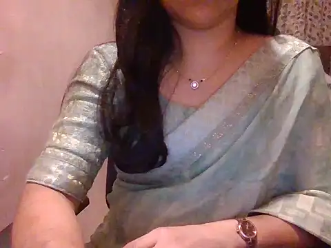 Snapshot of Pinky_4 chatting on 06-15-26, 09:06 Pinky 4 online show from 06-15-26, 09:06