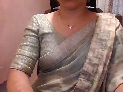 Snapshot of Pinky_4 chatting on 06-16-26, 09:23 Pinky 4 online show from 06-16-26, 09:23