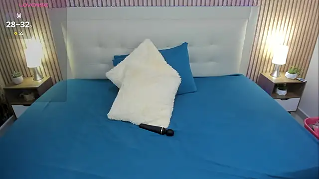 olivia love  online show from 11-06-25, 08:21