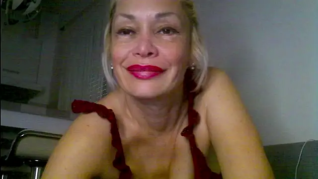 Snapshot of EvaaMina chatting on 06-18-26, 09:25 EvaaMina online show from 06-18-26, 09:25