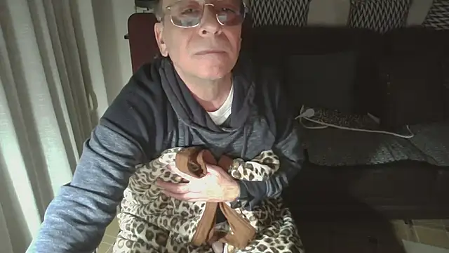 HETEREOMAN online show from 12-15-25, 04:44