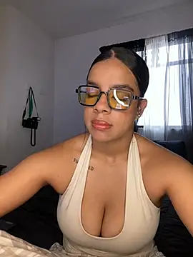 trianawhite online show from 03-12-26, 03:18