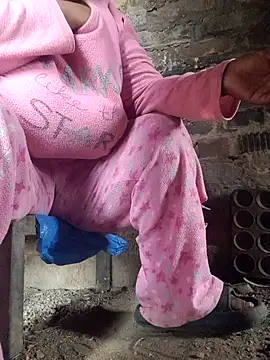 Snapshot of winterqueenx chatting on 03-15-26, 06:30 winterqueenx online show from 03-15-26, 06:30