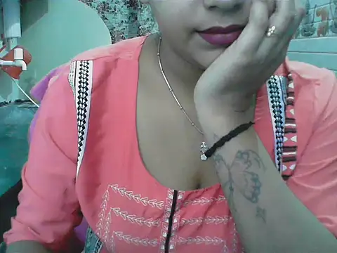 LovingPihu online show from 06-01-26, 04:14