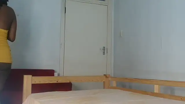 Snapshot of BlondQ2003 chatting on 09-26-25, 09:24 BlondQ2003 online show from 09-26-25, 09:24