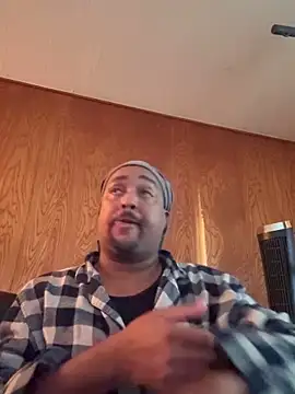 Snapshot of Tez44 chatting on 11-21-25, 08:18 Tez44 online show from 11-21-25, 08:18