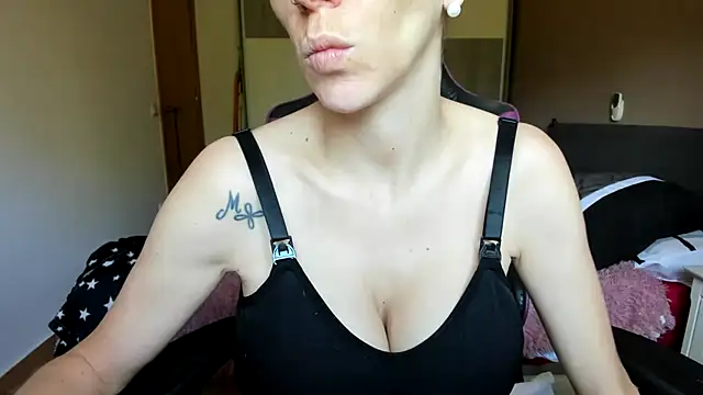 Vampirosa online show from 05-13-26, 08:12