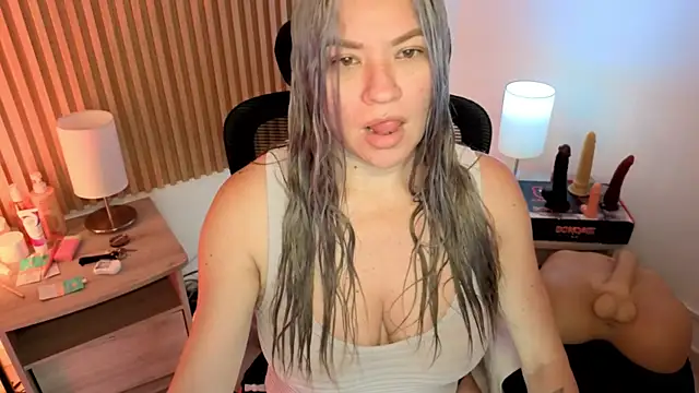 MarianL0ve online show from 05-06-26, 11:10