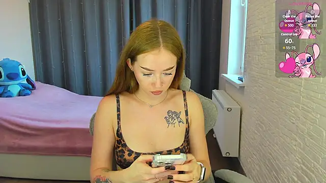 Snapshot of Hot_Mia_ chatting on 07-02-26, 03:07 Hot Mia online show from 07-02-26, 03:07