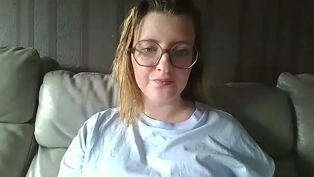 LiquidLeonie online show from 04-05-26, 10:12