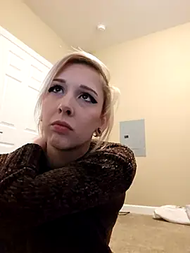 AmethystFoxx online show from 12-18-25, 10:16