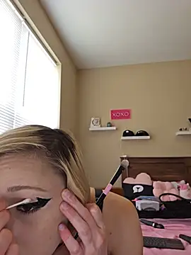 AmethystFoxx online show from 05-31-26, 06:09