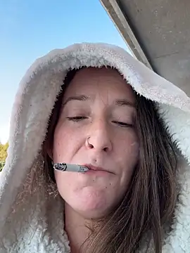 Mini And The Bear online show from 03-02-26, 04:47