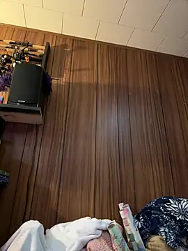 Mini And The Bear online show from 03-12-26, 03:40