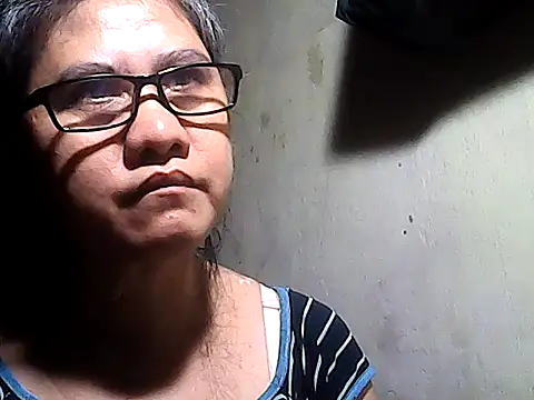 sweetsosie18 online show from 12-23-25, 06:44