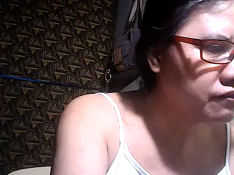 sweetsosie18 online show from 05-06-26, 05:29