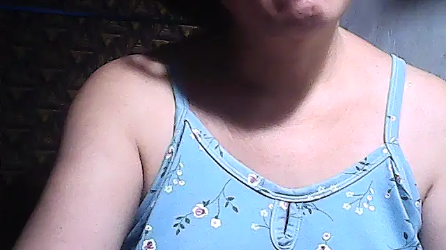 sweetsosie18 online show from 05-08-26, 07:08