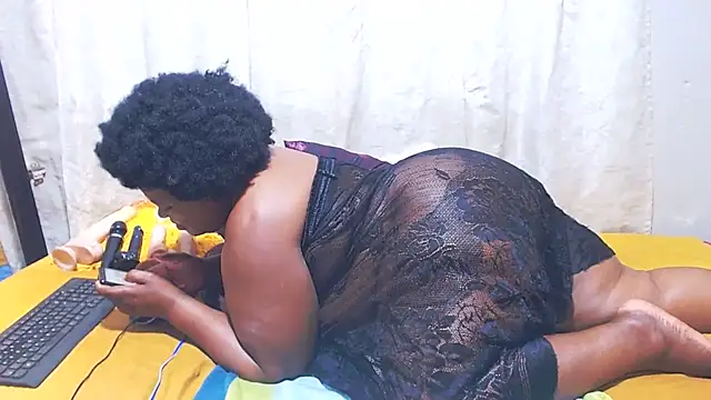 Snapshot of MatureBootyBabe4Uxx chatting on 02-26-26, 01:10 MatureBootyBabe4Uxx online show from 02-26-26, 01:10