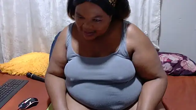 Snapshot of MatureBootyBabe4Uxx chatting on 03-01-26, 02:02 MatureBootyBabe4Uxx online show from 03-01-26, 02:02