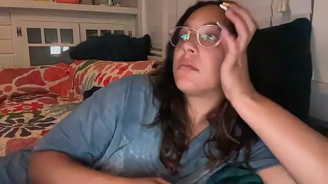 Snapshot of dreamyriri chatting on 04-04-26, 03:05 dreamyriri online show from 04-04-26, 03:05