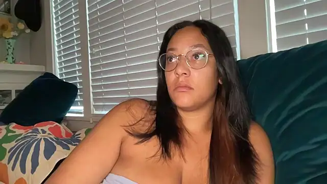 Snapshot of dreamyriri chatting on 04-05-26, 02:03 dreamyriri online show from 04-05-26, 02:03