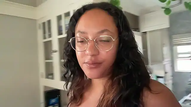 Snapshot of dreamyriri chatting on 04-08-26, 03:12 dreamyriri online show from 04-08-26, 03:12