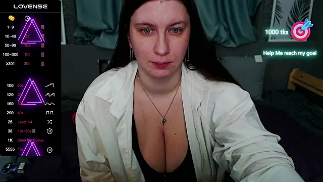 Snapshot of LiyaSilve chatting on 02-27-25, 10:15 LiyaSilve online show from 02-27-25, 10:15