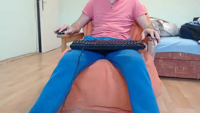 Snapshot of VASKOS178 chatting on 12-22-25, 12:13 VASKOS178 online show from 12-22-25, 12:13