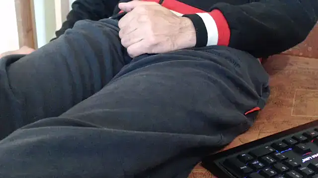 Snapshot of VASKOS178 chatting on 04-15-26, 07:15 VASKOS178 online show from 04-15-26, 07:15