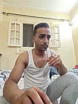 Snapshot of highguy chatting on 06-12-26, 02:54 highguy online show from 06-12-26, 02:54