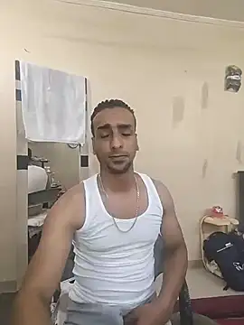 Snapshot of highguy chatting on 06-18-26, 04:13 highguy online show from 06-18-26, 04:13