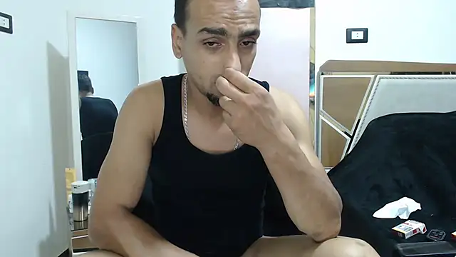 Snapshot of highguy chatting on 07-22-26, 01:41 highguy online show from 07-22-26, 01:41