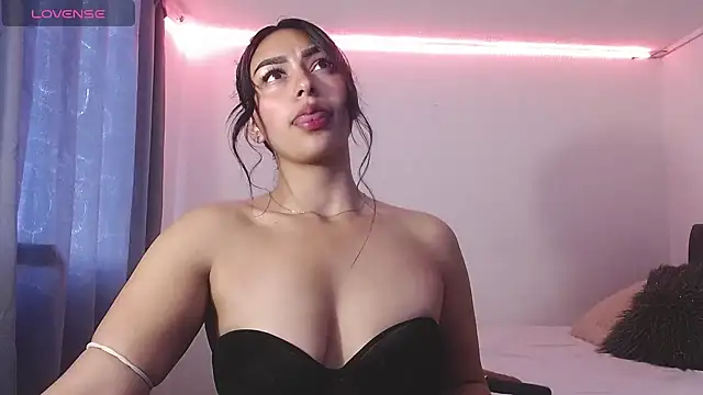 Melaniie01 online show from 04-20-26, 10:44