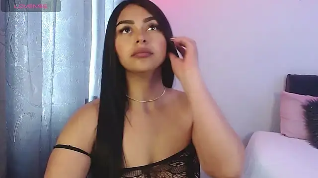 Melaniie01 online show from 07-26-26, 07:32