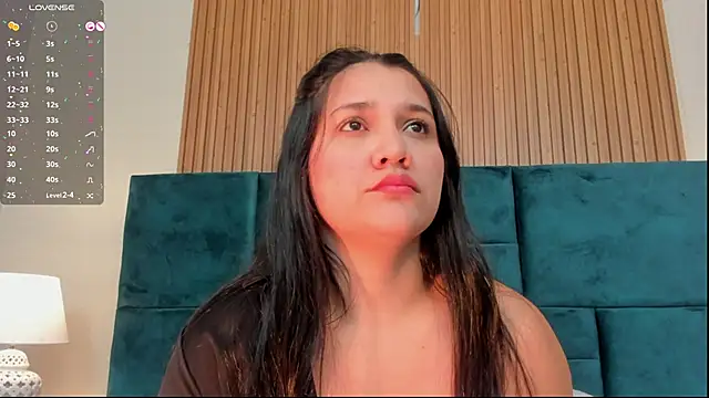 Snapshot of Kareena_chopra chatting on 06-03-26, 02:33 Kareena chopra online show from 06-03-26, 02:33