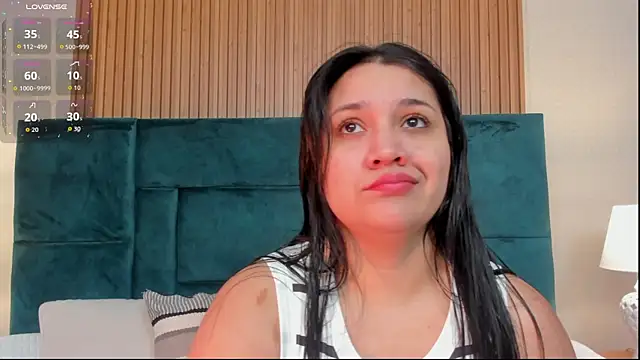 Snapshot of Kareena_chopra chatting on 07-11-26, 12:19 Kareena chopra online show from 07-11-26, 12:19