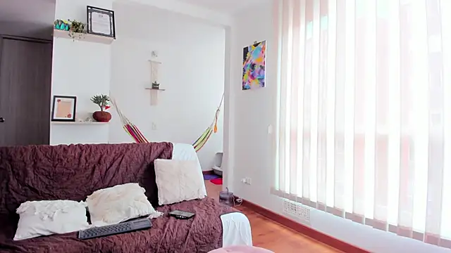 karlye 5 online show from 02-21-25, 04:48