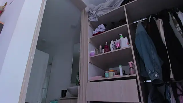 karlye 5 online show from 05-31-26, 06:09