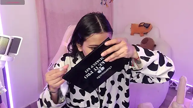 Nami usagi online show from 10-10-25, 11:20